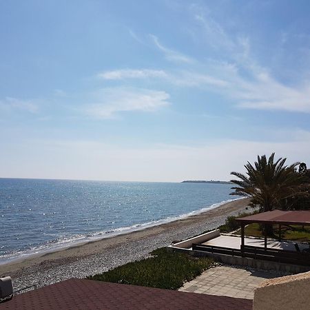 Beach House At Seafront Villa Meneou Eksteriør billede